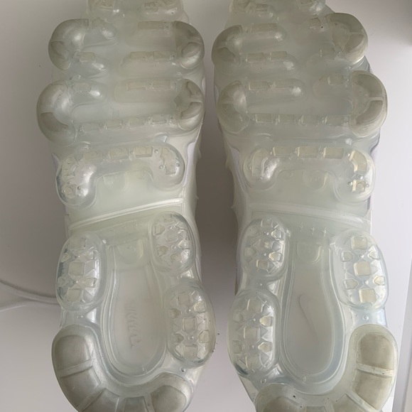 Nike Vapormax Plus - Triple White - Picture 2 of 4